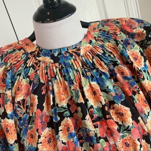 One of a kind! Olivaceous Puffy Sleeve Floral Romper - Picture 4 of 13